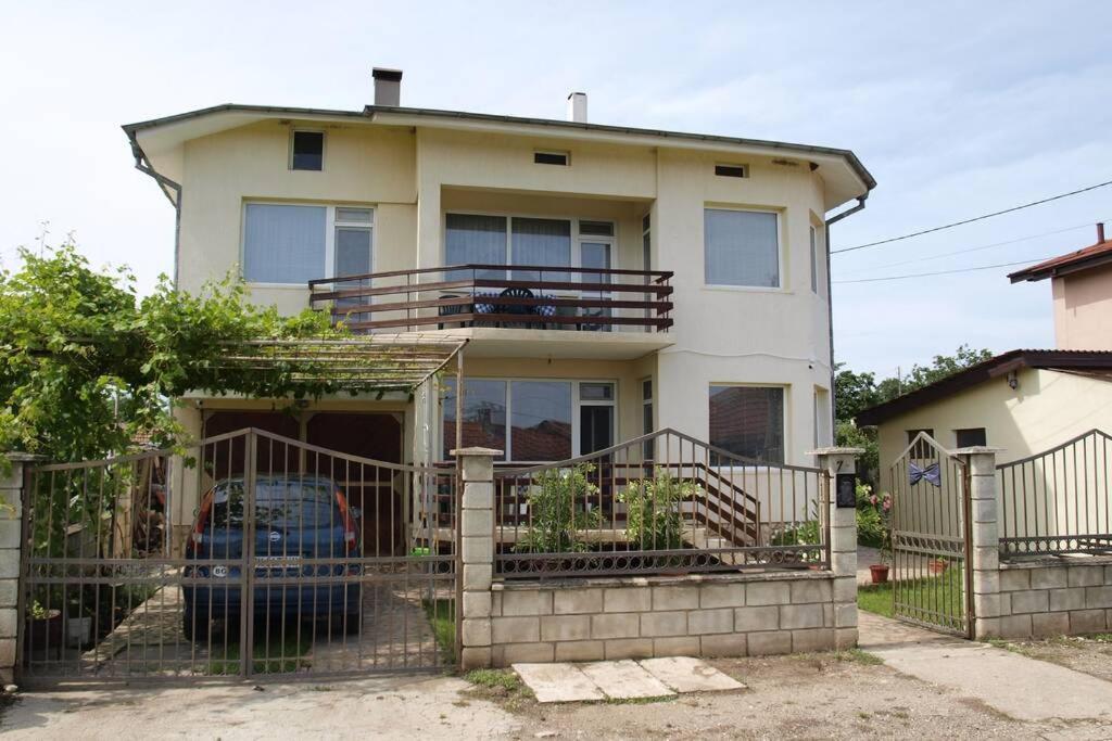 Къща За Гости Шишкови Shabla Exterior photo